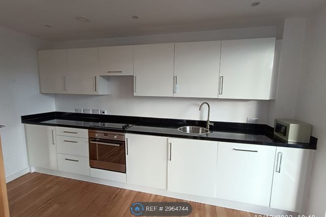 Apartment, The Exchange Elmira Way, Salford photo 5