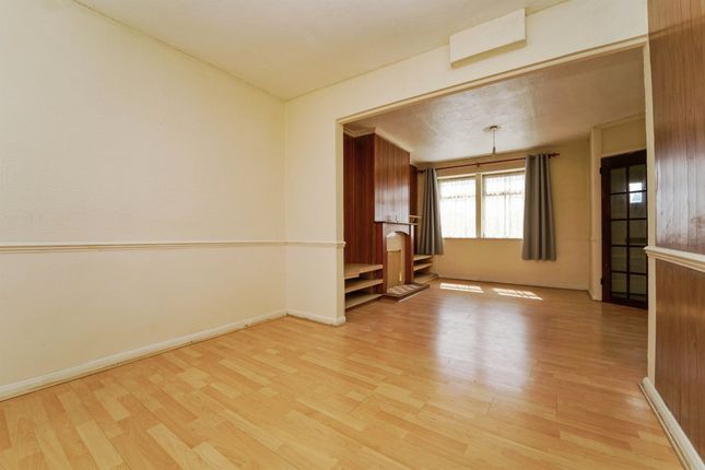 107, Queens Drive, SWINDON photo 4