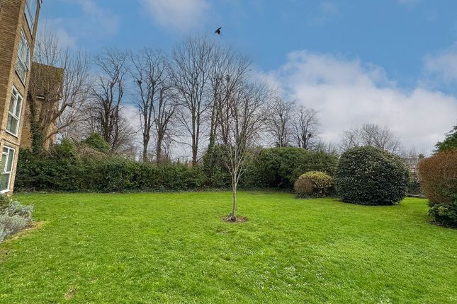 Flat 9 Brodie House, Harcourt Avenue, Wallington photo 4