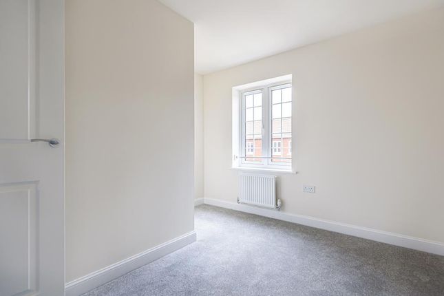 8 Bishop Road, Bicester, Bicester photo 3