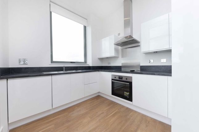 Flat 95 Easton Court, 4, Green Street, London photo 4