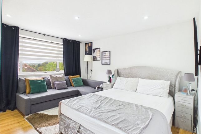 First Floor Room, 1A, Manor Way, Purley photo 2