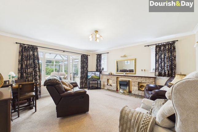 1 Portleven Close, Stafford photo 2