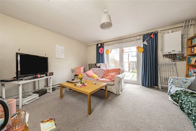 15, Laverstoke Gardens, Roehampton photo 2