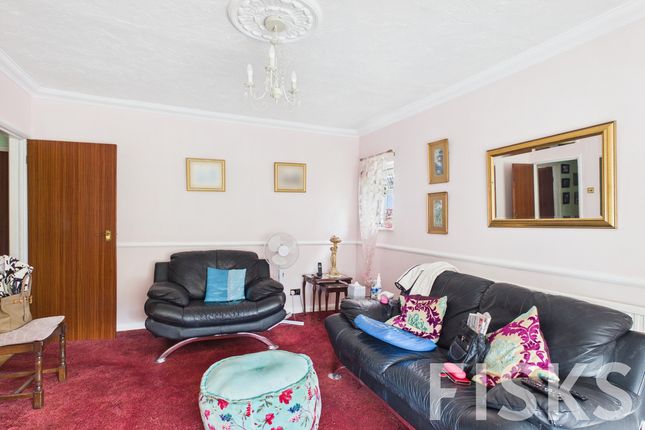 20, Ormsby Road, Canvey Island photo 3