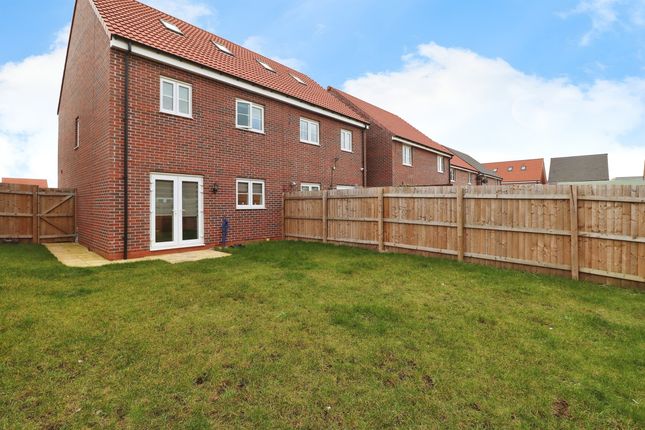 Semi-detached house for sale in Russet Close, Hatfield, Doncaster