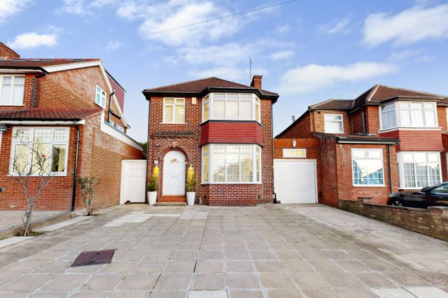 Thumbnail Detached house for sale in Bromefield, Stanmore