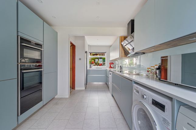 8 South Hill, Winscombe photo 3
