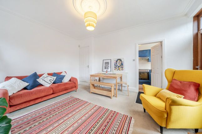 32, Pembroke Road, West Yorkshire photo 3