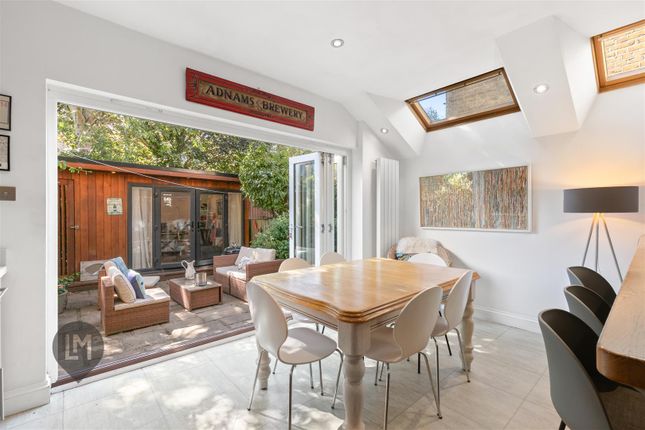 31, Alverstone Avenue, London photo 4