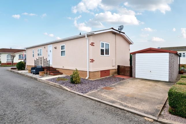 2-bed caravan on 10, Meadow View Allington Gardens, Grantham, £120,000