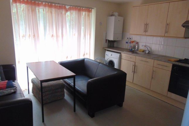 Thumbnail Shared accommodation to rent in Burgess Road, Southampton