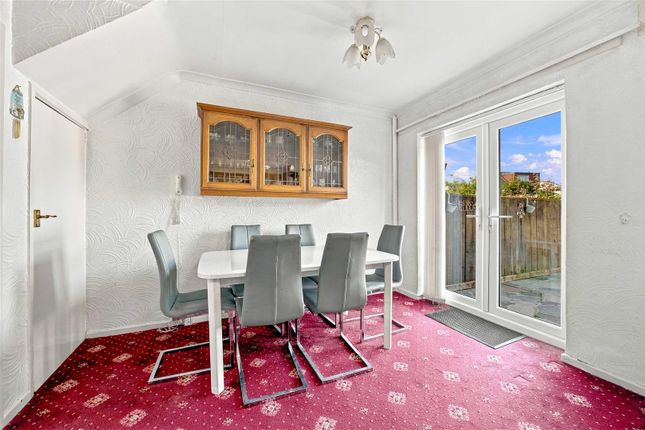 55, Nine Elms Avenue, Uxbridge photo 4