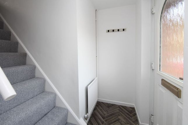 4, Castle Road, Telford photo 2