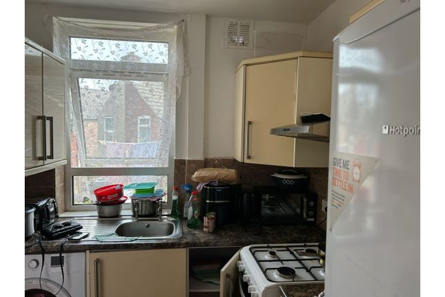 11, Cross Street, Doncaster photo 4