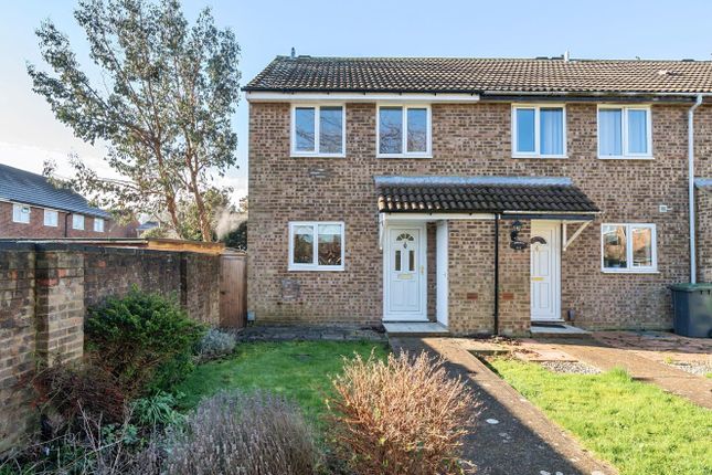 End terrace house for sale in Washburn Close, Bedford
