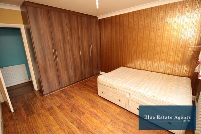 52 Parklands Court, Great West Road, Hounslow photo 5