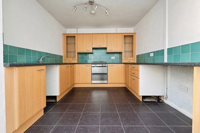 26, Cemetery Road, Bridgend photo 2