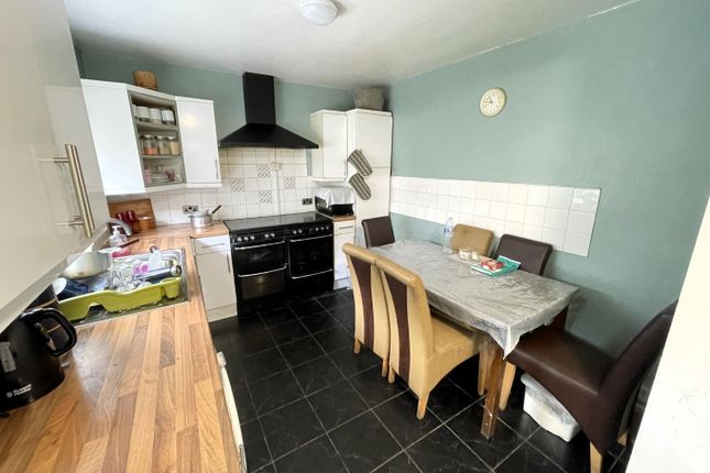 End terrace house to rent in Abbots Wood Road, Luton, Bedfordshire