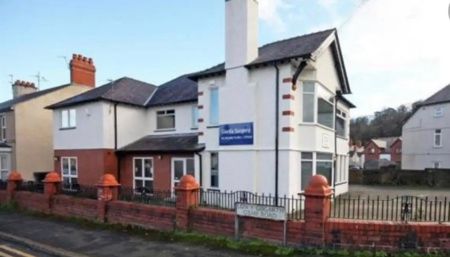 Office to let in Glanfa Surgery, Orme Road, Bangor, Wales