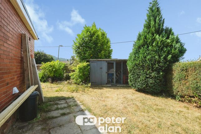 6, Oak Crescent, Monmouth photo 4