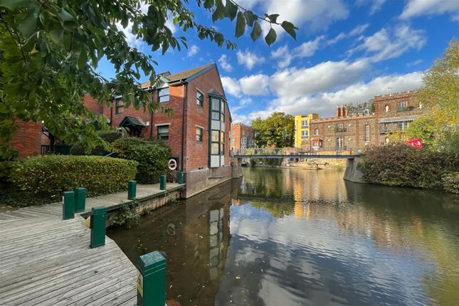 Thumbnail Flat to rent in Watermans Reach, Brook Street