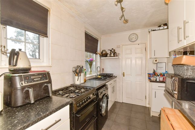 Milner Crescent Aylesham, Canterbury photo 3