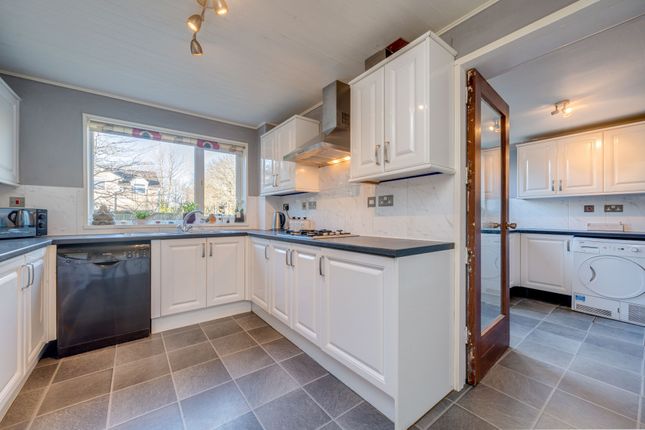 7, Ashfield Close, Harrogate photo 2