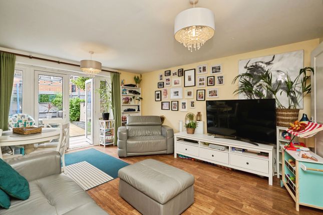 43, Wellesley Way, Isle of Wight photo 2