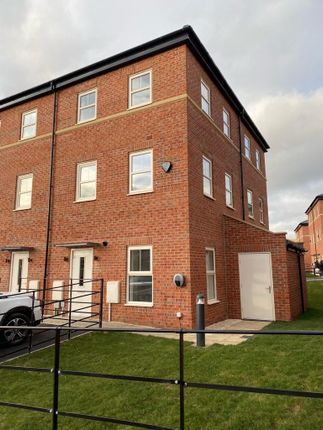 Terraced house to rent in Bolton Court, Leeds