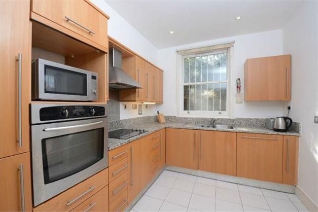 Town house to rent in Marcia Road, London