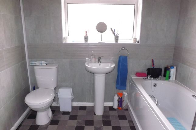 100, Prestatyn photo 3
