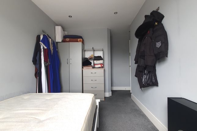 207b, Mile End Road, London photo 3