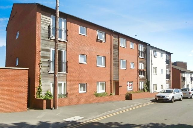 Thumbnail Flat to rent in Grafton Road, West Bromwich, West Midlands