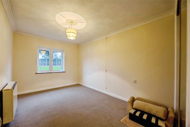 2, Autumn Lodge, (South Croydon) photo 4