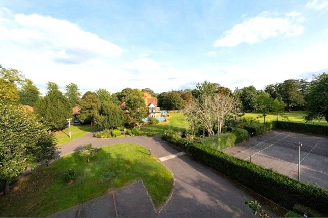 Flat to rent in Ferry Lane, Wraysbury, Staines-Upon-Thames, Berkshire