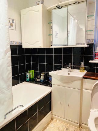 Terraced house to rent in Bevenden Street, London