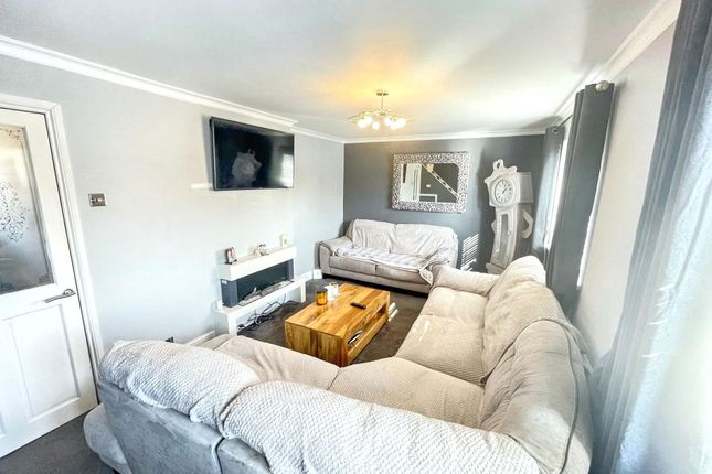 36, Brockley Avenue, South Shields photo 4