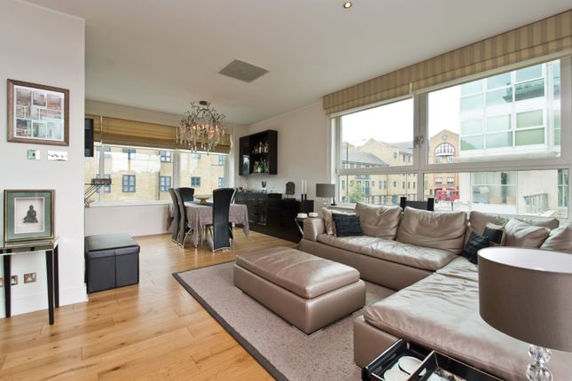 Flat for sale in Cinnabar Wharf Central, 24 Wapping High Street, London