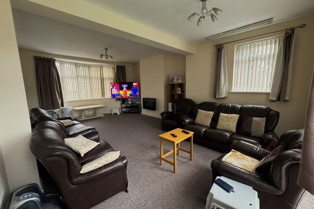 1 Brook Road, Leicester photo 3