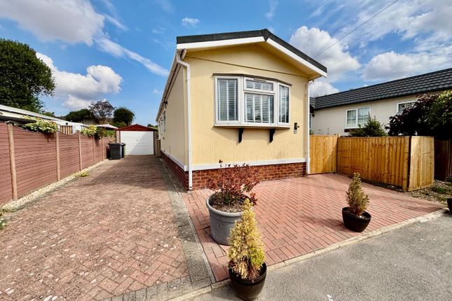 2-bed caravan on 11, Harpswell Hill Park, Gainsborough, £100,000