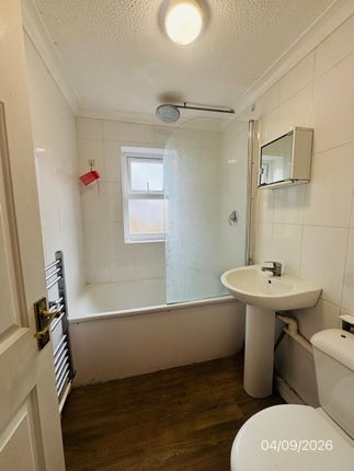 Flat 3, 28 Margery Park Road, London photo 2