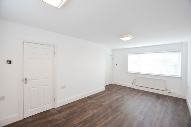 11 Grassbanks, Gateshead photo 3