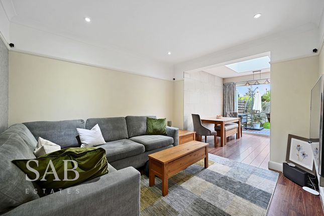 3 Marnham Crescent, Greenford photo 4