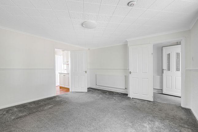 66 Pedmore Valley, Nottingham photo 4