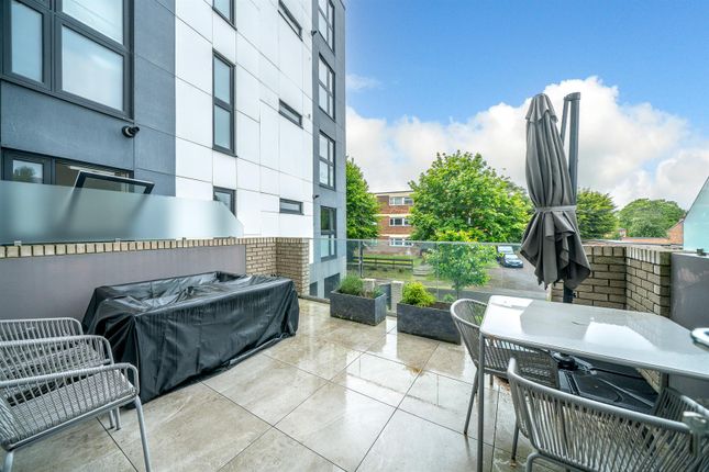 8 Priory Court, Old London Road, St. Albans photo 4