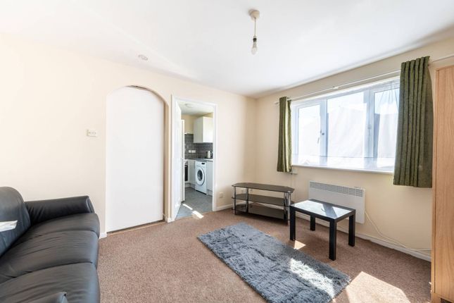 Flat to rent in Pempath Place, South Kenton, Wembley