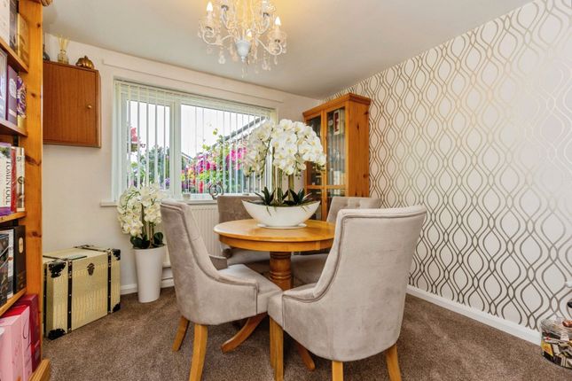 144, Birkworth Court, Cheshire photo 4