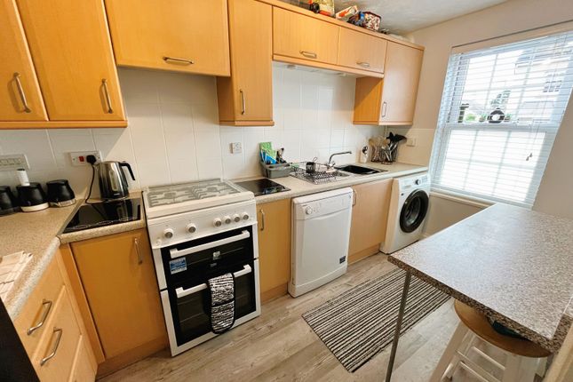 7, Paddock Close, Saltash photo 2