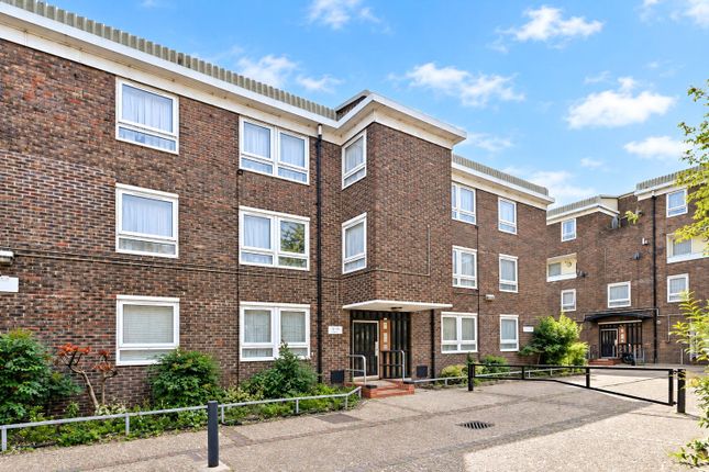 3-bed flat on 87, Nairn Street, London, £270,000
